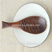 Cuchara de té de madera con forma de pez lindo tallado a mano